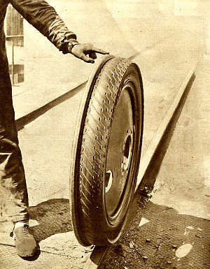 Fig. 1. – Le « pneu-rail » vu de profil