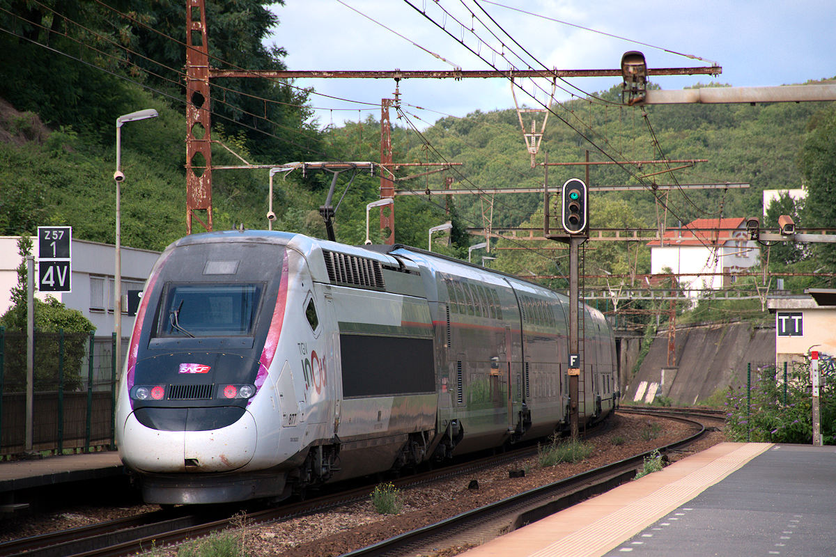 TGV 877