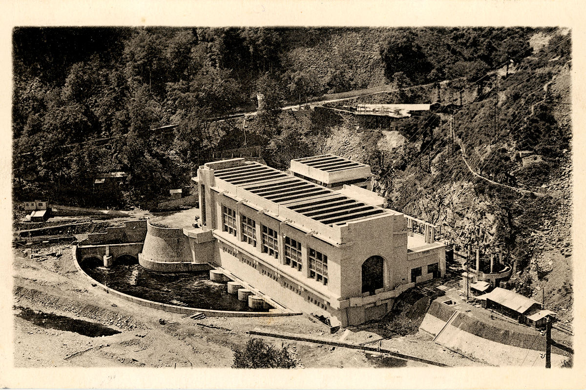 L'USINE HYDROÉLECTRIQUE DU BARRAGE DE MARÈGES