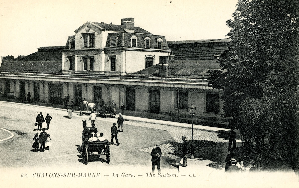 CHÂLONS-EN-CHAMPAGNE • BÂTIMENT VOYAGEURS