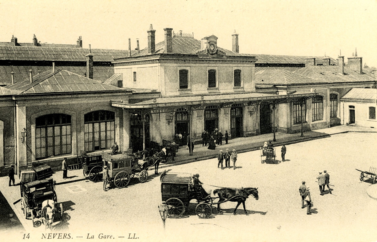 LA GARE P.-L.-M. DE NEVERS