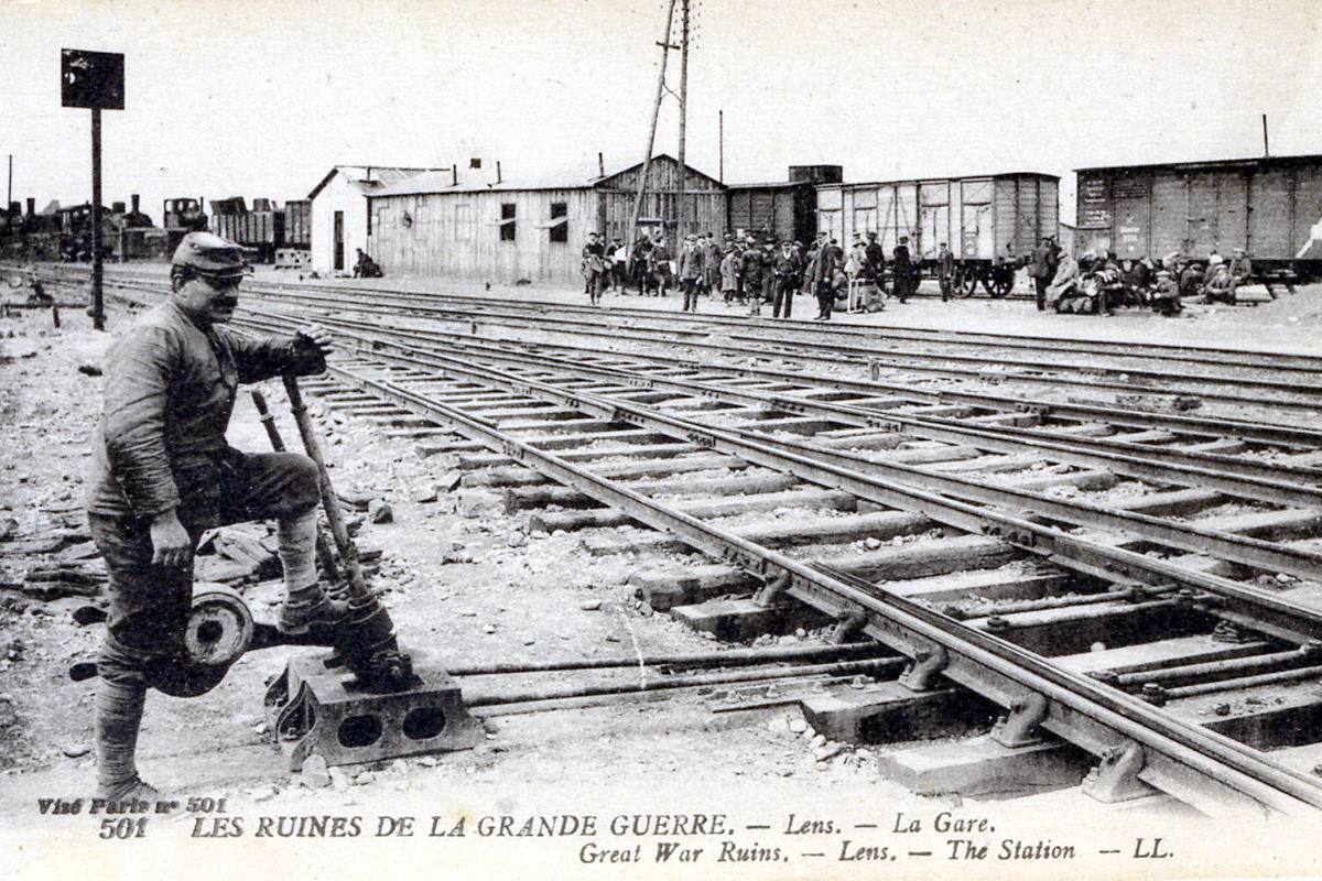 LES RUINES DE LA GRANDE GUERRE - LENS - LA GARE