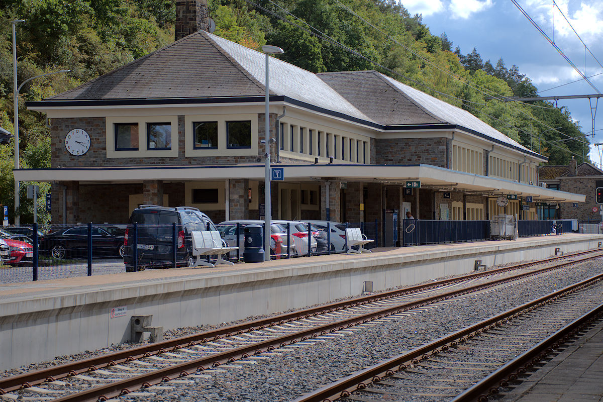 ROCHEFORT-JEMELLE • BÂTIMENT VOYAGEURS