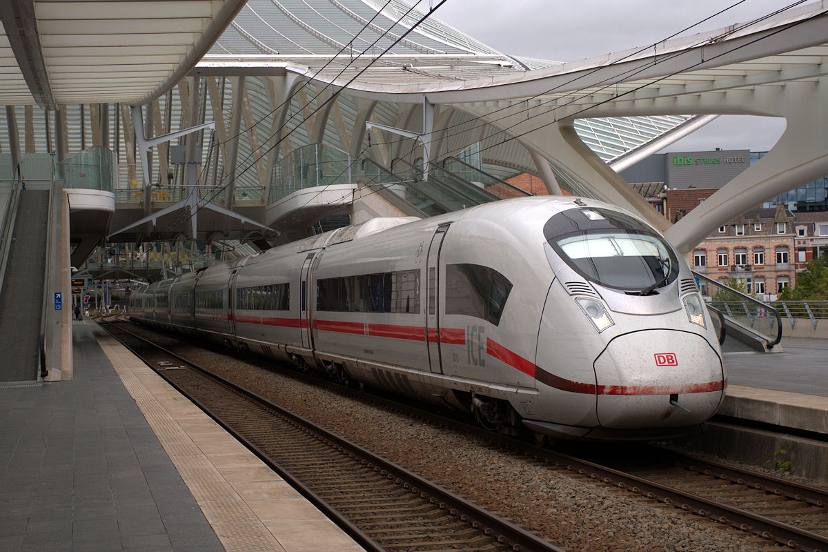 SÉRIE 408 DB • 8010