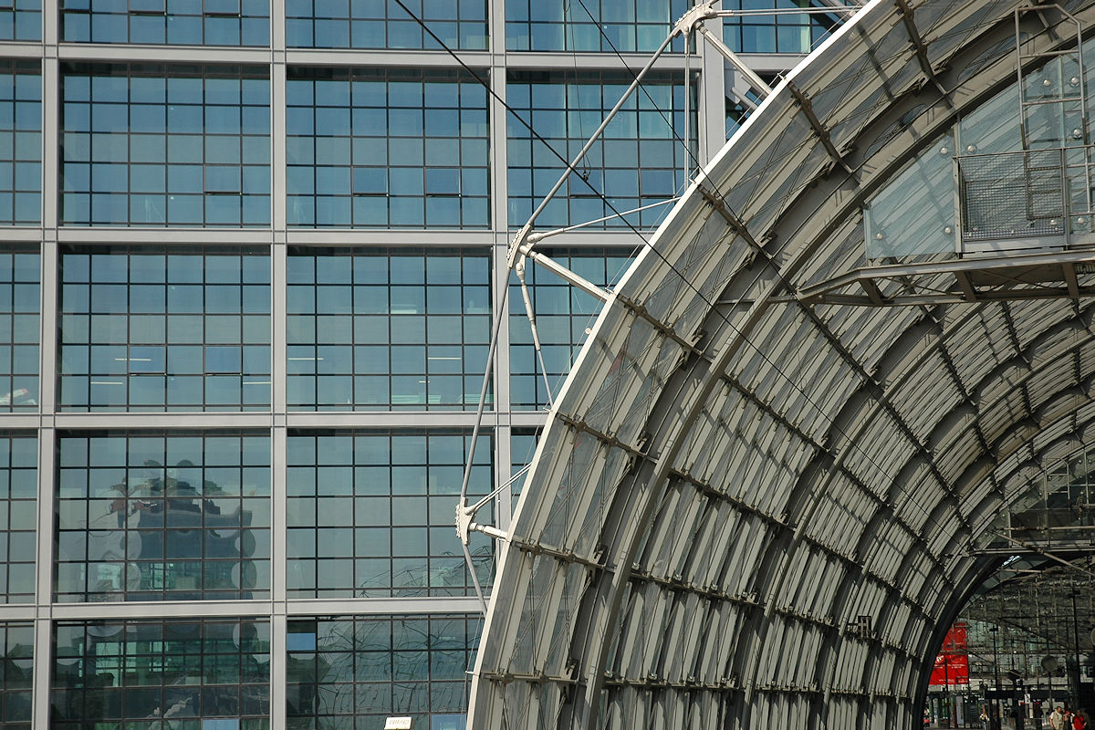 BERLIN HAUPTBAHNHOF (2002 - 2006, MEINHARD VON GERKAN, ARCHITECTE, JÖRG SCHLAICH, INGÉNIEUR