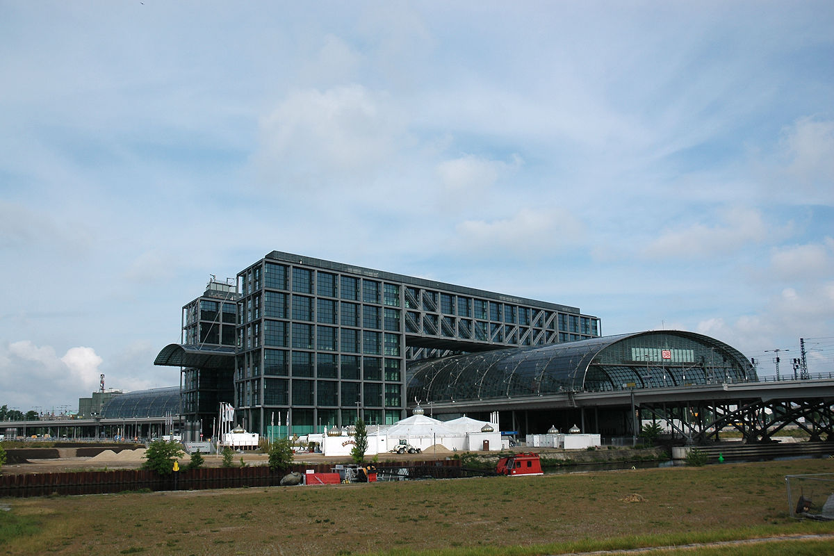 BERLIN HAUPTBAHNHOF (2002 - 2006, MEINHARD VON GERKAN, ARCHITECTE, JÖRG SCHLAICH, INGÉNIEUR