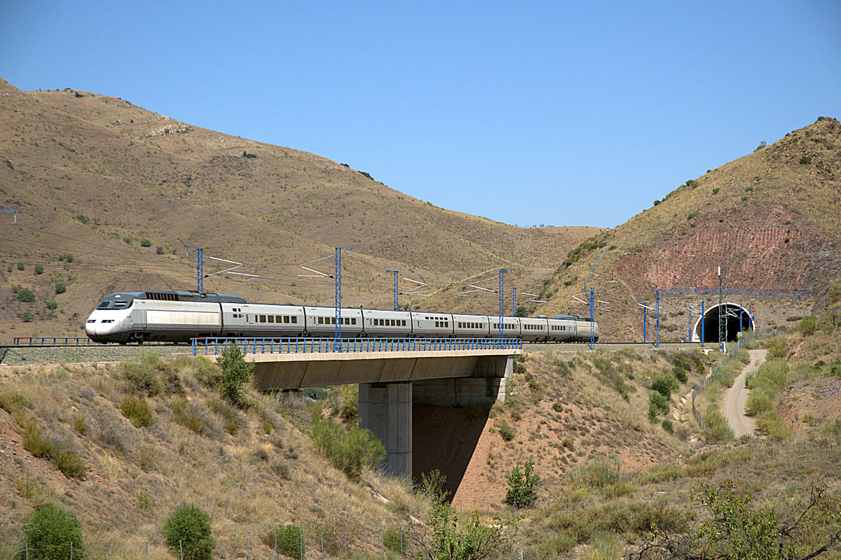 RENFE SÉRIE 100 F RAME 15 DU RECORD DE VITESSE ESPAGNOL DU  23/04/1993 356,8 KM/H AU PK 104 DE LA LAV MADRID-PUERTA DE ATOCHA – SEVILLA