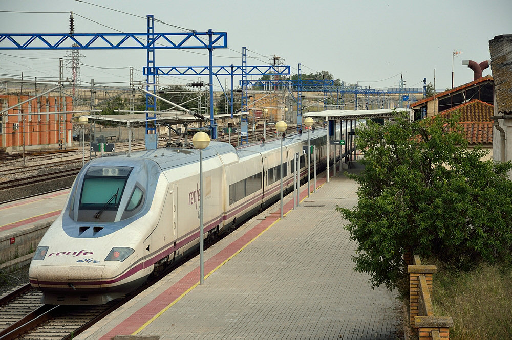 AVE 03272 HUESCA - MADRID-PUERTA DE ATOCHA