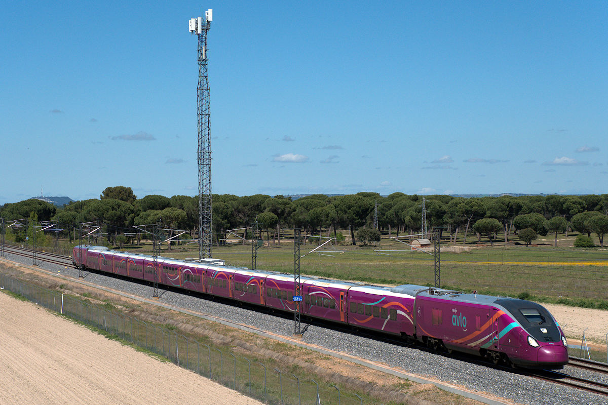 SÉRIE 106 RENFE • AVLO 05178 VALLADOLID CAMPO GRANDE > ALICANTE/ALACANT