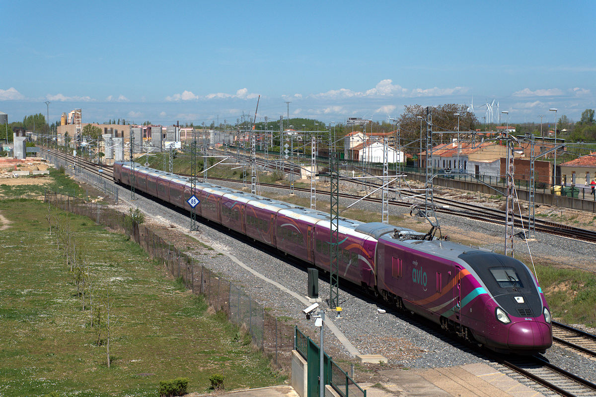 SÉRIE 106 RENFE • RAME 54 • AVLO 04121 MADRID-CHAMARTÍN > GIJÓN/XIXÓN