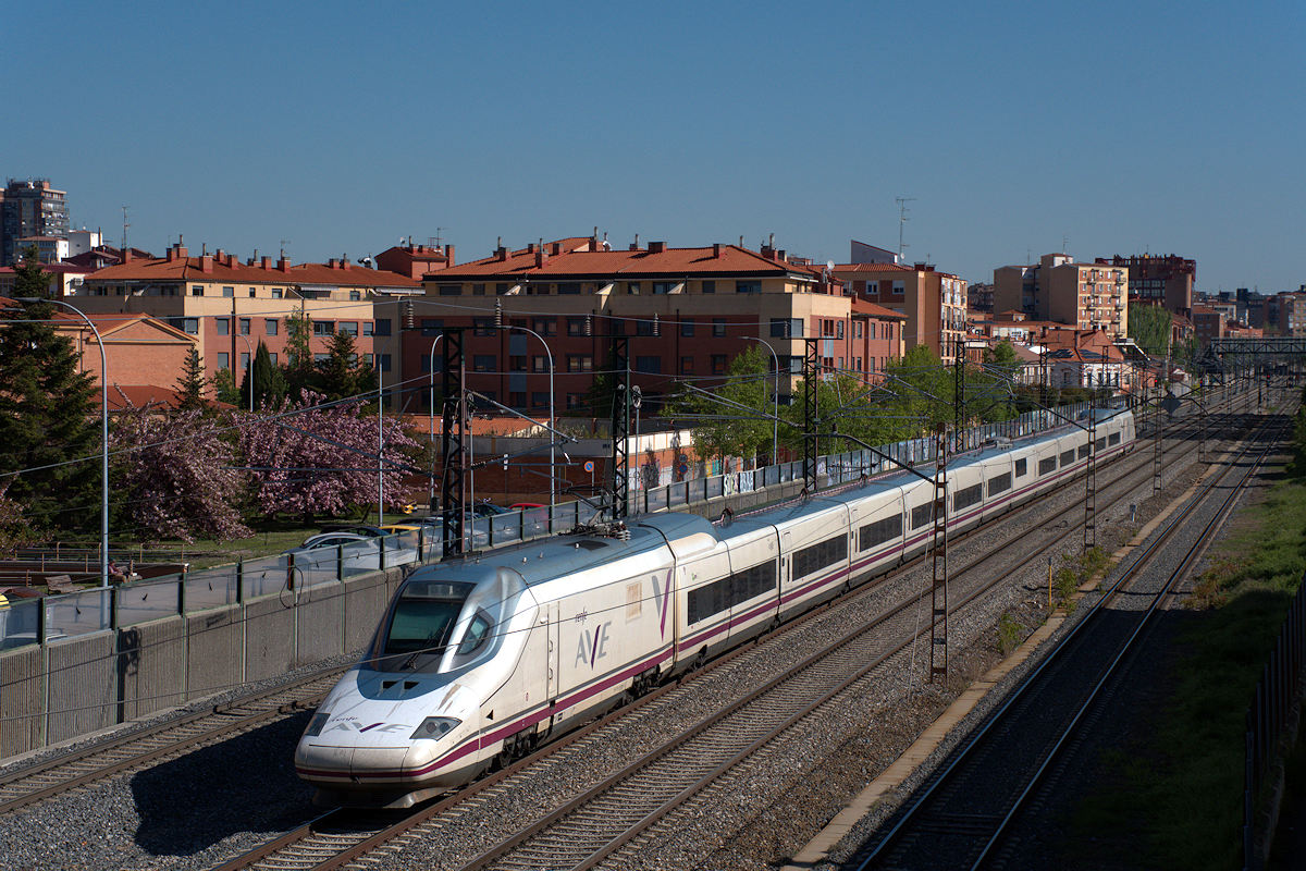 SÉRIE 112 RENFE • AVE 05071 VALÈNCIA JOAQUÍN SOROLLA > LEÓN