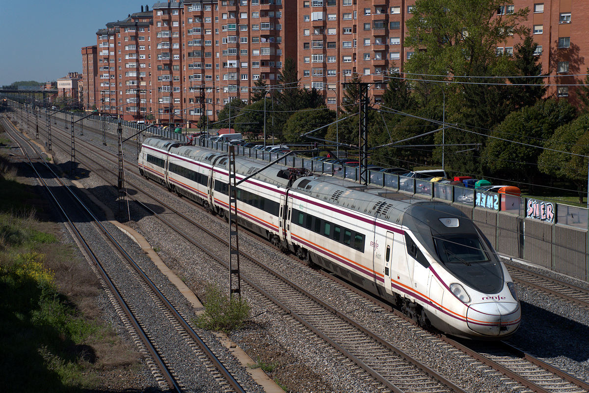 SÉRIE 114 RENFE • AVANT 08109 MADRID-CHAMARTÍN > VALLADOLID CAMPO GRANDE