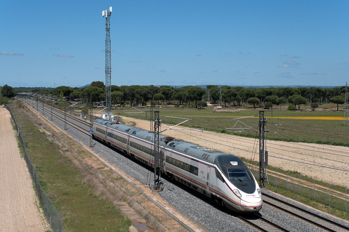 SÉRIE 114 RENFE • AVANT 08158 VALLADOLID CAMPO GRANDE > MADRID-CHAMARTÍN