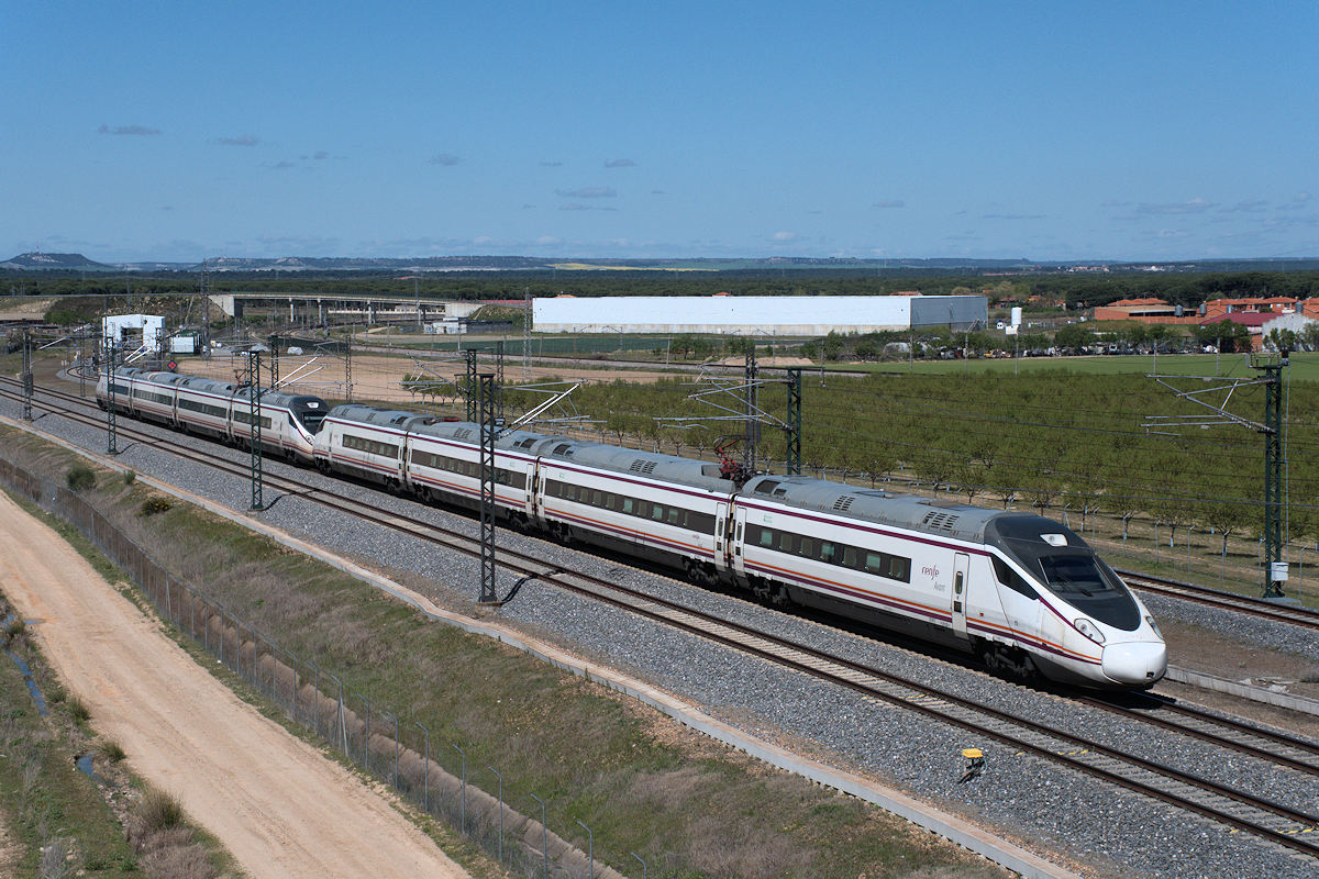 SÉRIE 114 RENFE • AVANT 08359 MADRID-CHAMARTÍN > VALLADOLID CAMPO GRANDE