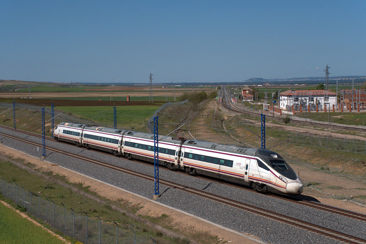 SÉRIE 114 RENFE • AVANT 08169 MADRID-CHAMARTÍN > VALLADOLID CAMPO GRANDE