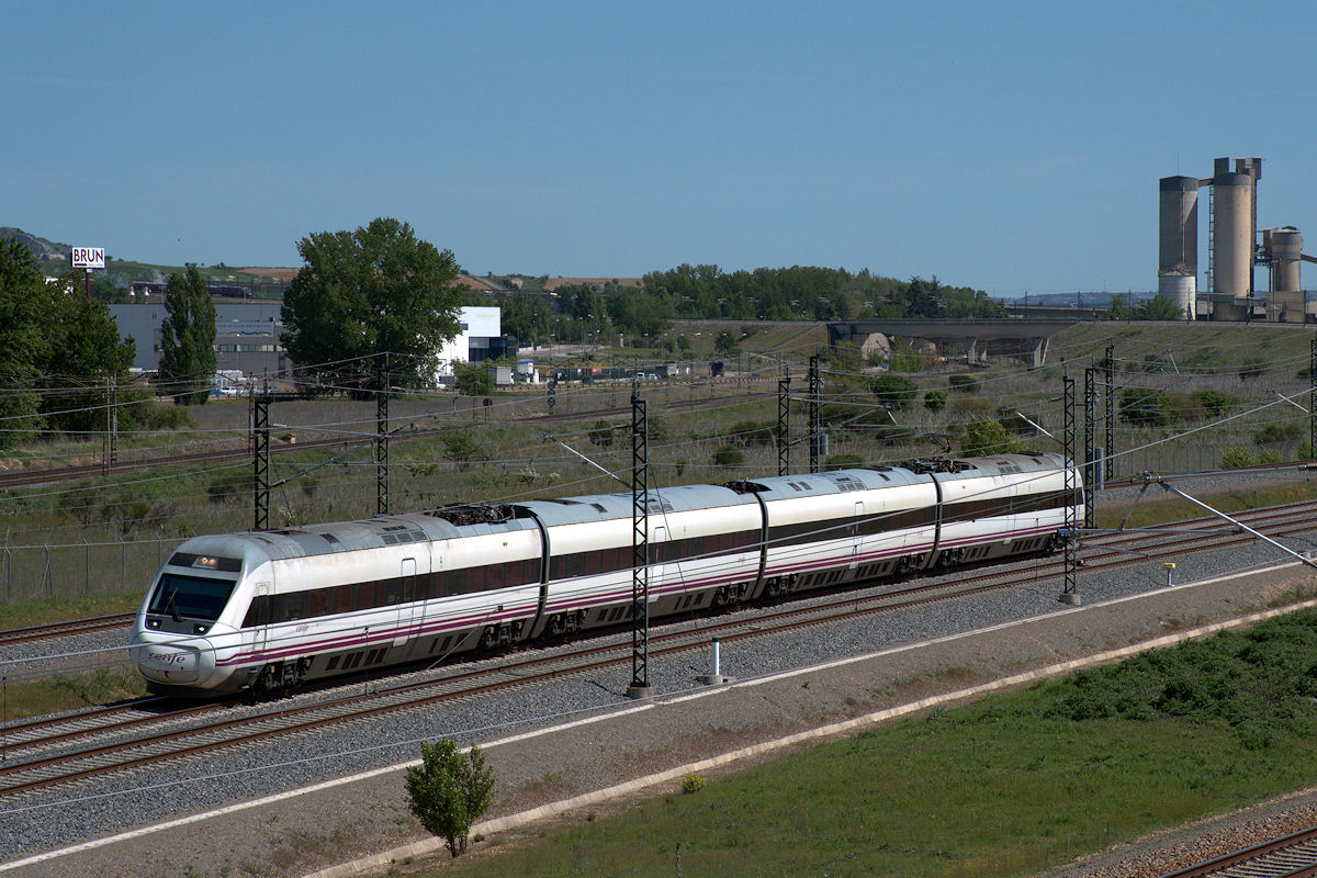 SÉRIE 120 RENFE • ALVIA 04186 BILBAO-ABANDO > MADRID-CHAMARTÍN
