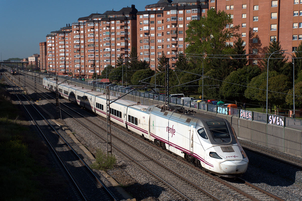 SÉRIE 130 RENFE • ALVIA 04091 MADRID-CHAMARTÍN-CLARA CAMPOAMOR > AVILÉS