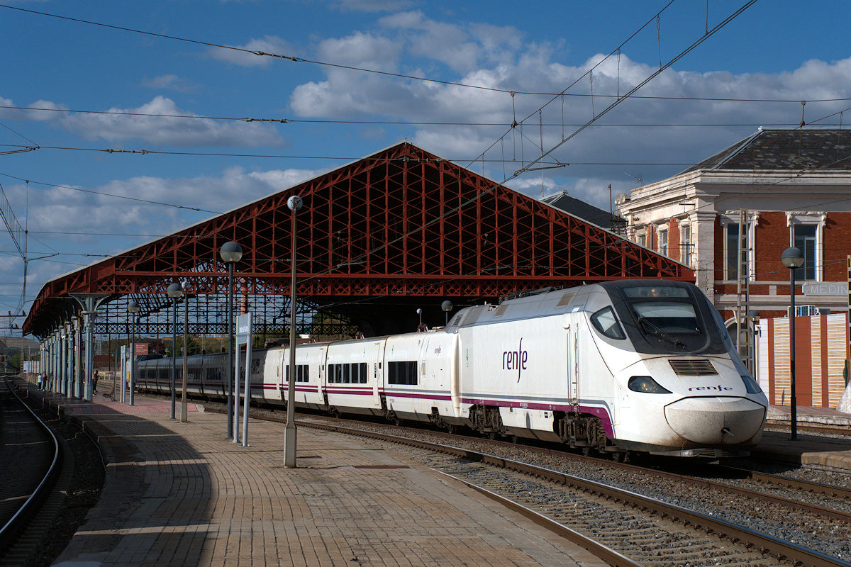 SÉRIE 130 RENFE • ALVIA 00632 BARCELONA-SANTS > SALAMANCA