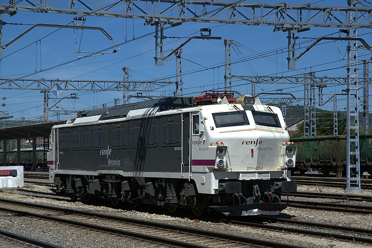 RENFE SÉRIE 251 • 251-021-2