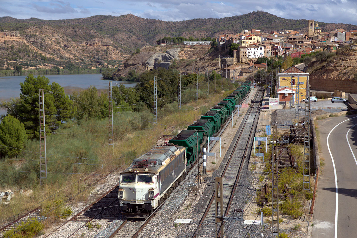 RENFE SÉRIE 251 • 251-005-58