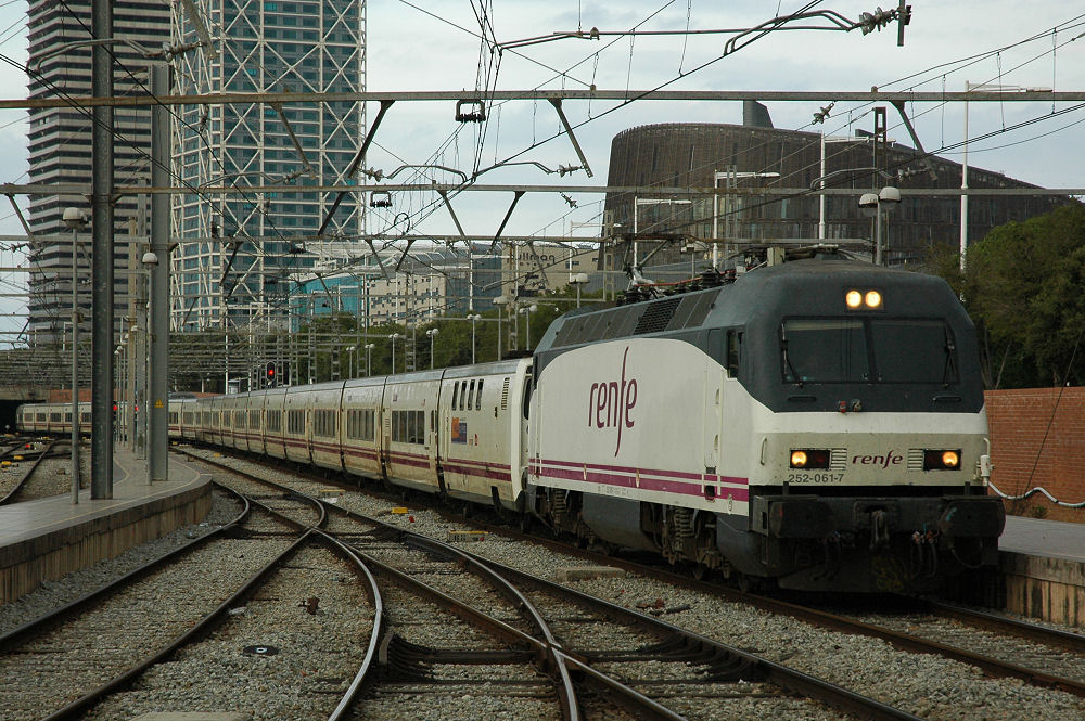 SÉRIE 252 RENFE • 252-061-7