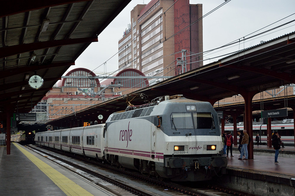 RENFE SÉRIE 252