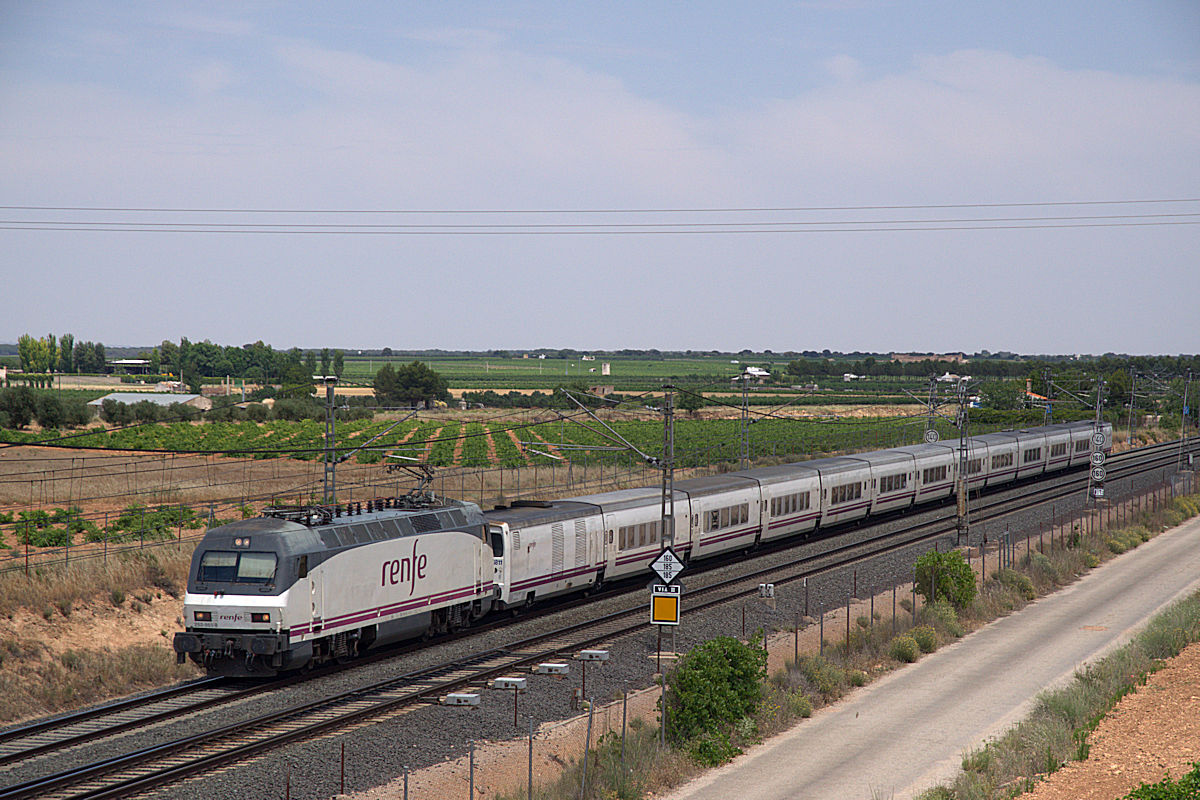 RENFE SÉRIE 252 • 252-051-8