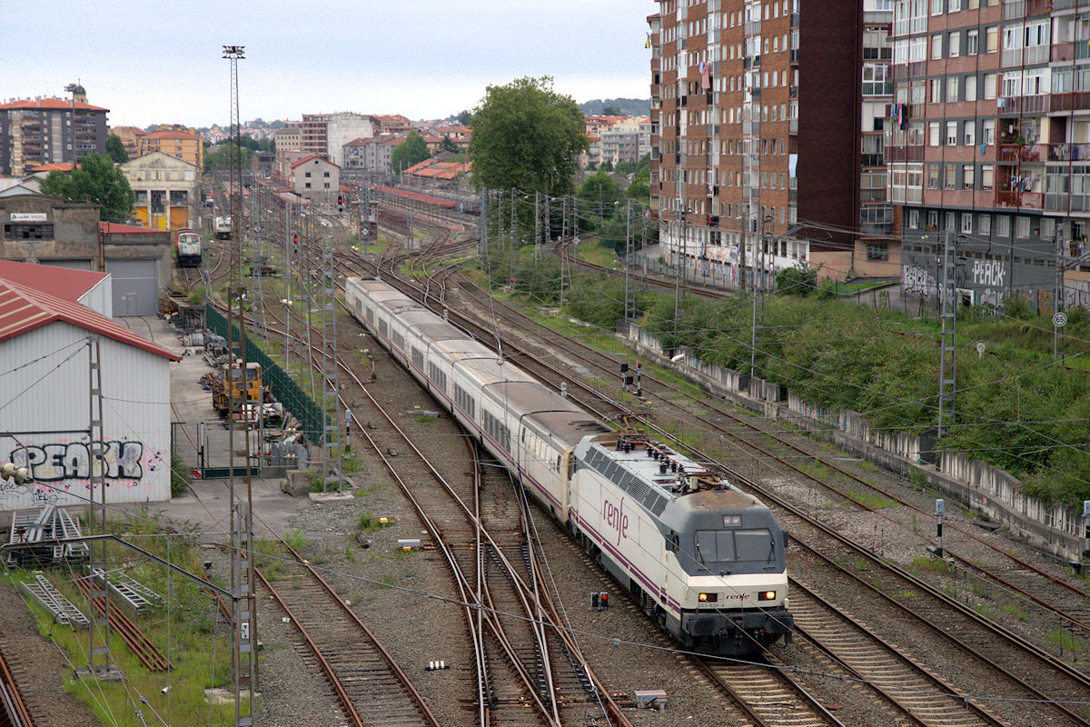 RENFE SÉRIE 252 • 252-34-4