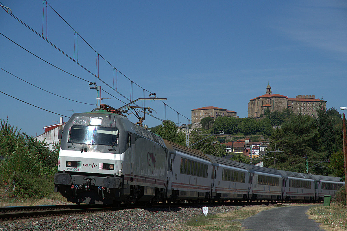 RENFE SÉRIE 252 • 252-021-1