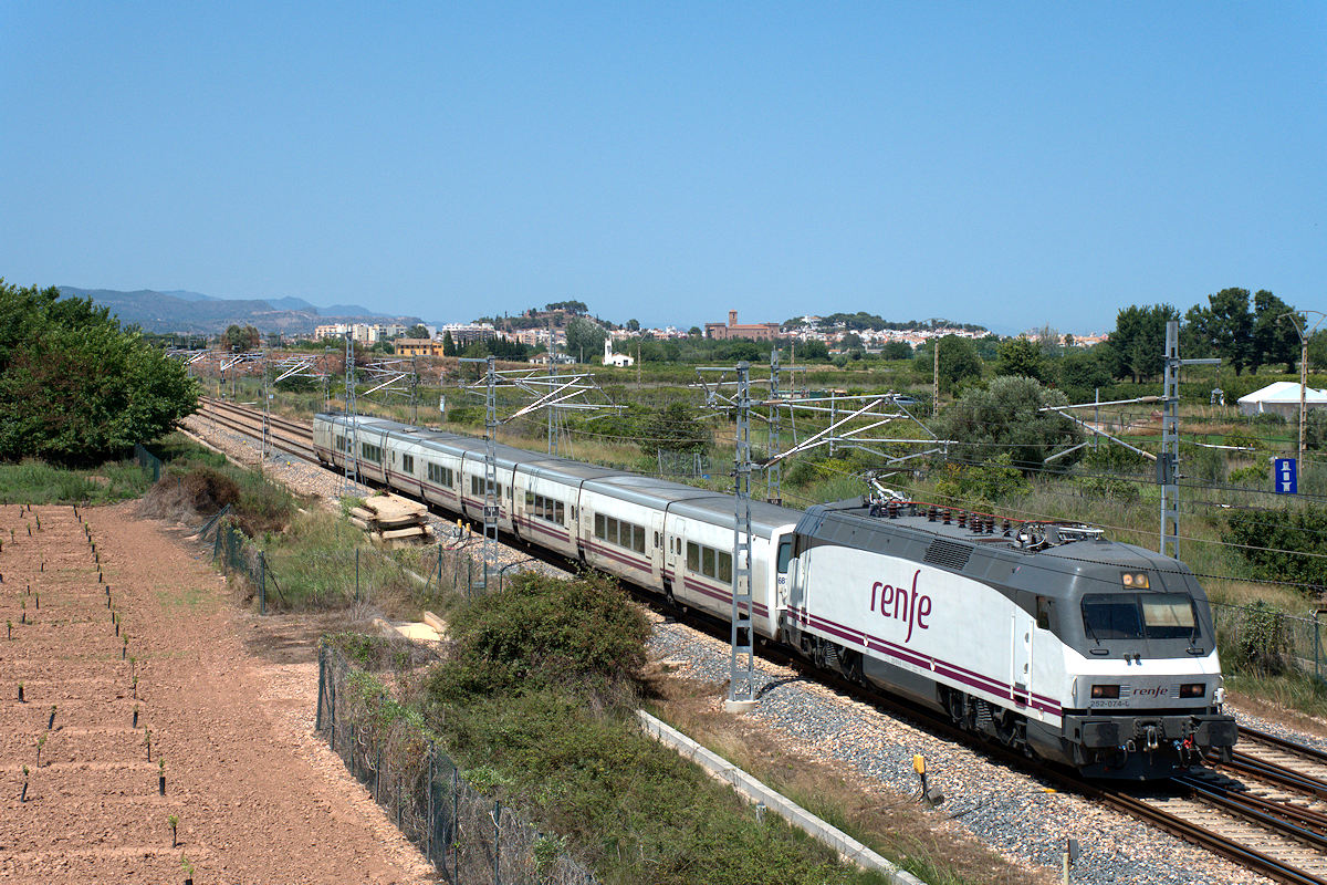 SÉRIE 252 RENFE • 252-074-0