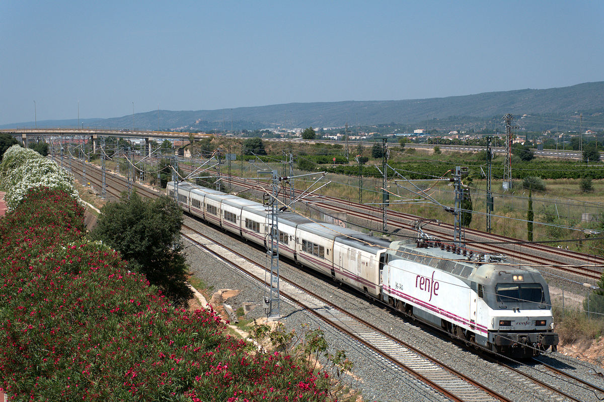 SÉRIE 252 RENFE • 252-050-0