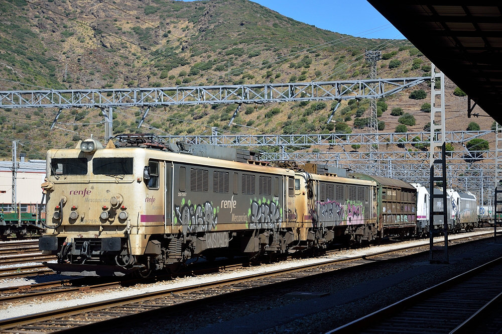 RENFE SÉRIE 269 - 269-759-7