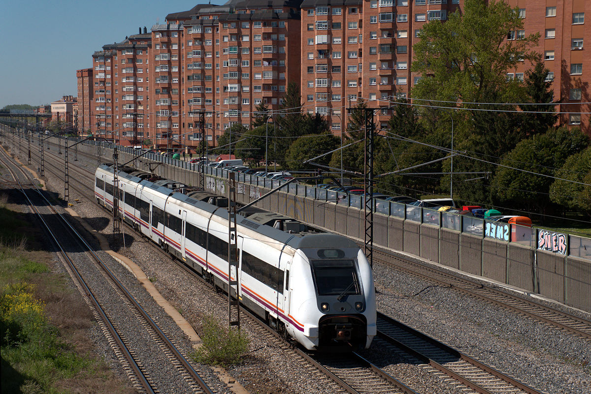 SÉRIE 449 RENFE • MEDIA DISTANCIA 18061 MADRID-PRÍNCIPE PÍO > IRÚN