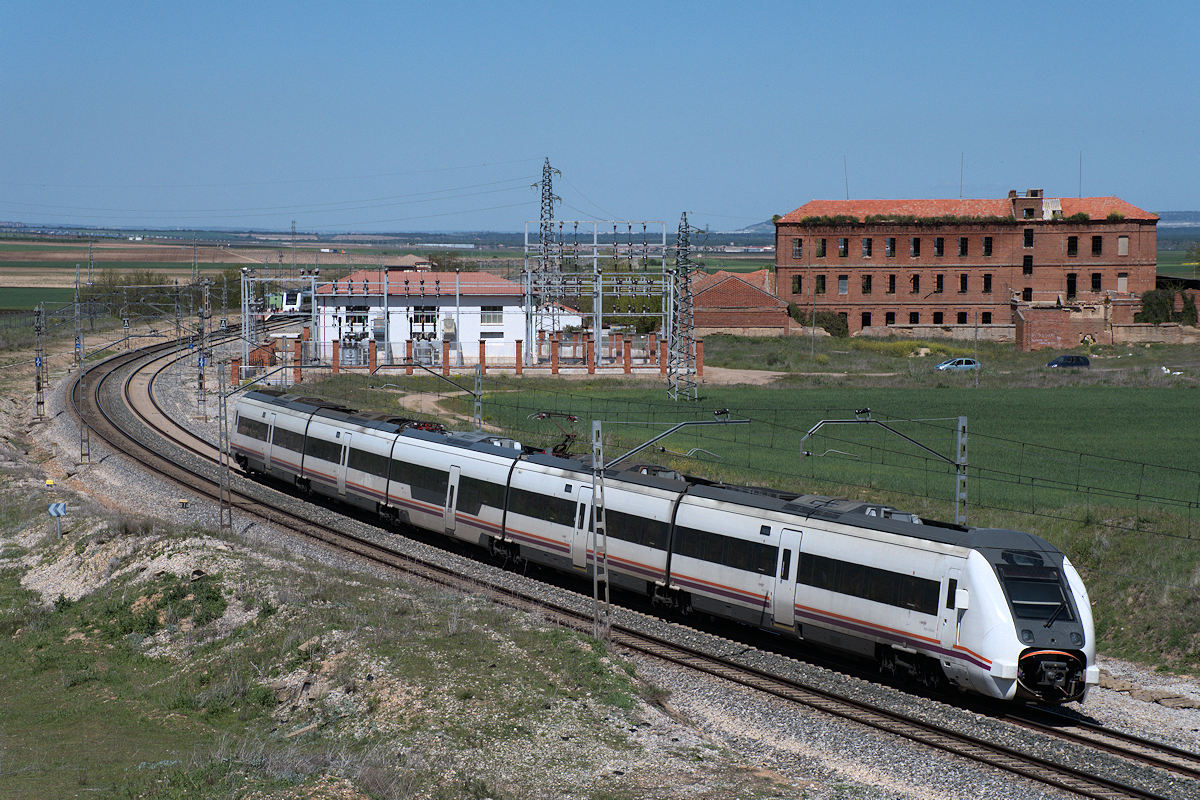 SÉRIE 449 RENFE • MEDIA DISTANCIA 18063 MADRID-PRÍNCIPE PÍO > IRÚN