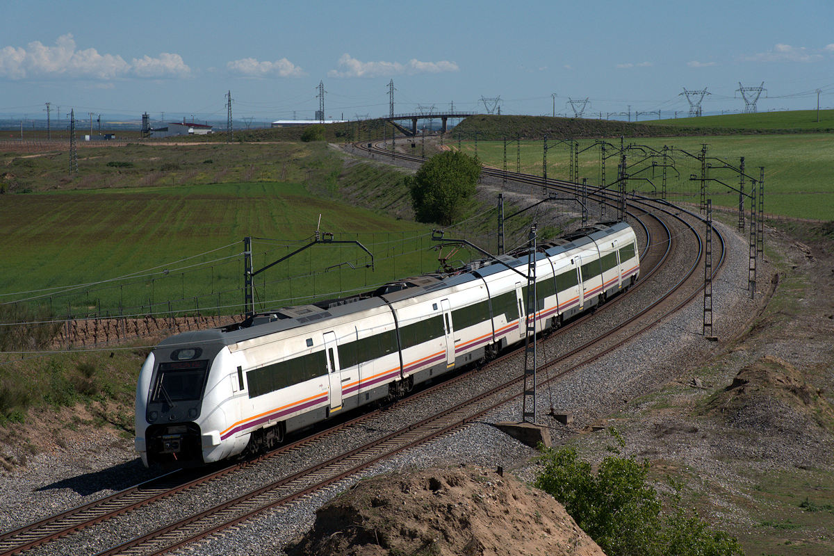 SÉRIE 449 RENFE • MEDIA DISTANCIA 18012 IRÚN > MADRID-PRÍNCIPE PÍO