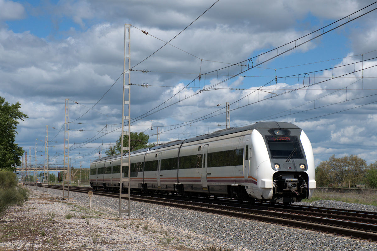 SÉRIE 449 RENFE • 9-449-012-4 • MEDIA DISTANCIA 18012 IRÚN > MADRID-PRÍNCIPE PÍO