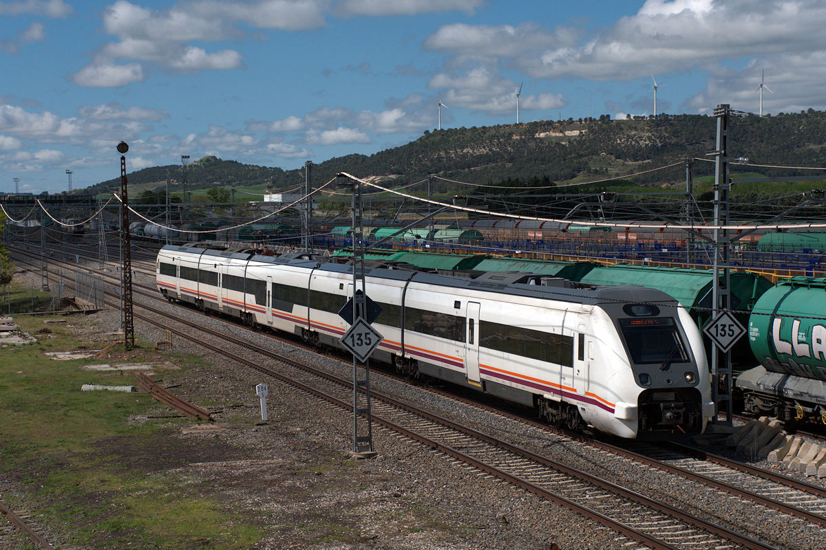 SÉRIE 449 RENFE • MEDIA DISTANCIA 18061 MADRID-PRÍNCIPE PÍO > IRÚN