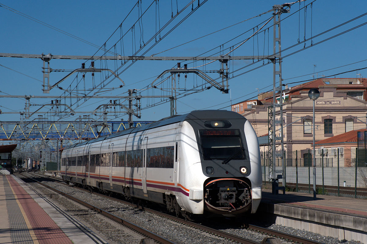 SÉRIE 449 RENFE • MEDIA DISTANCIA 18012 IRÚN > MADRID-PRÍNCIPE PÍO