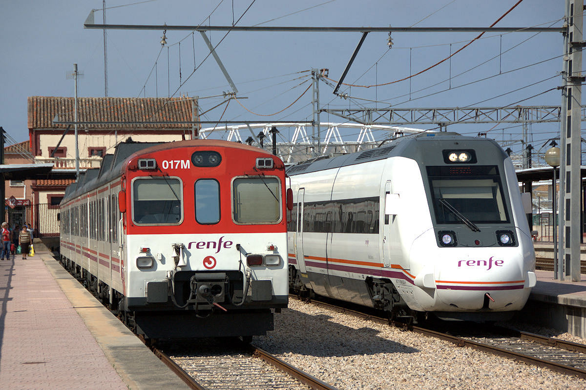 SÉRIE 592 RENFE • 9-592-017-8/9-592-018-6 | SÉRIE 599 RENFE • 9-599-023-9/9-599-024-7