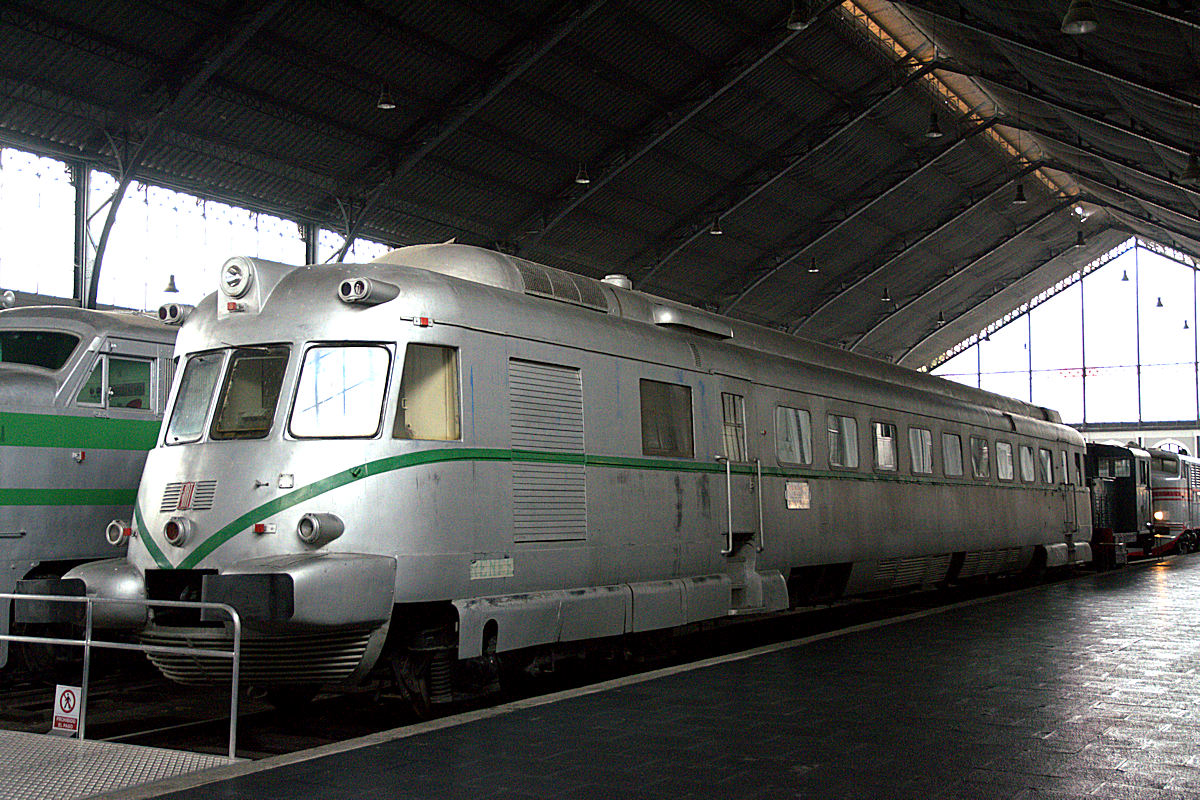 SÉRIE 595 RENFE « TAF • TREN AUTOMOTOR FIAT » • 595-022-5 (1953)