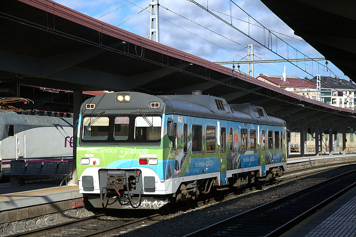 RENFE SÉRIE 596 • 9-596-014-1 “ TRENS TOURÍSTICOS DE GALICIA ”