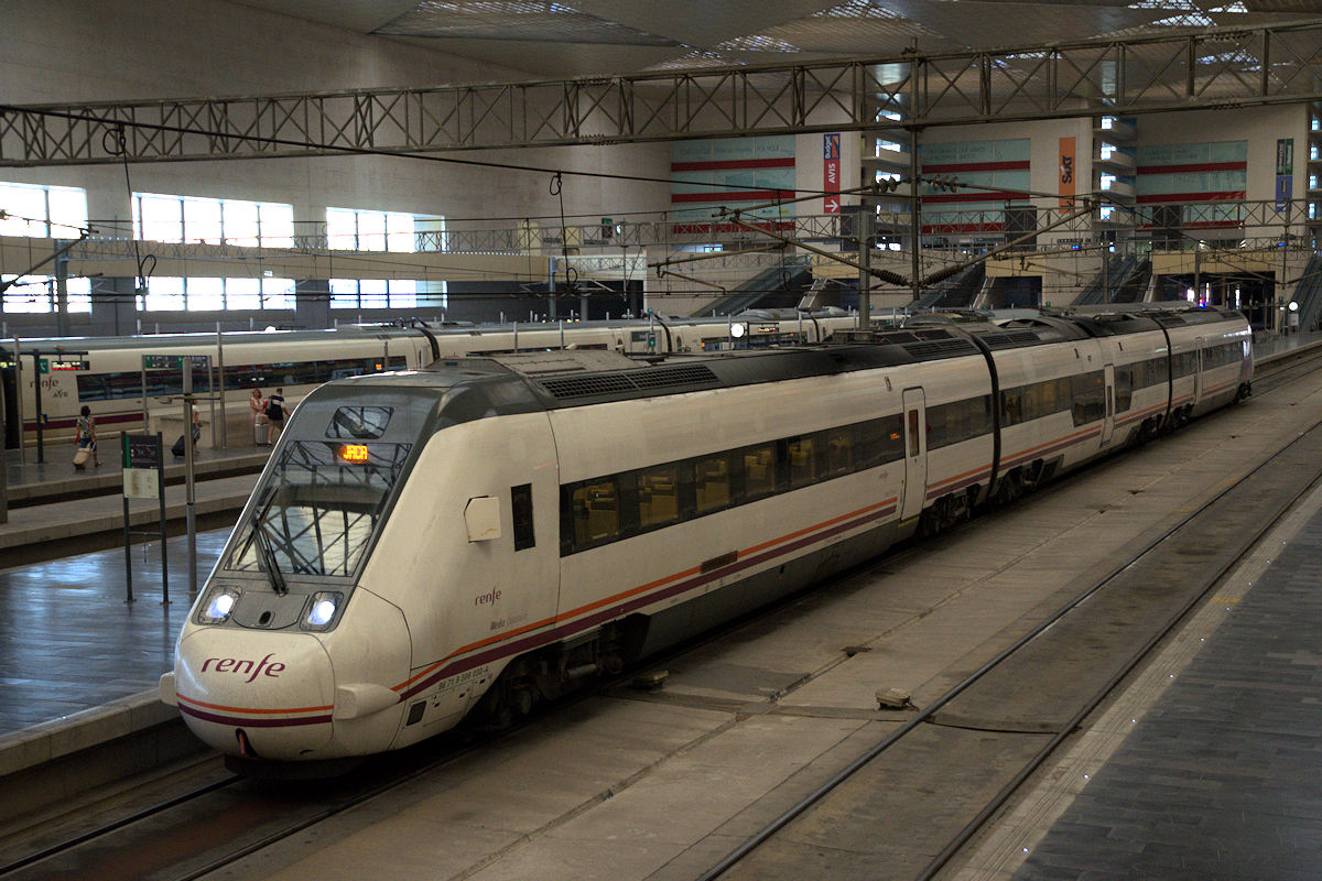 RENFE SÉRIE  470 9-470-089-4 + 7-470-089-4 + 8-470-098-5