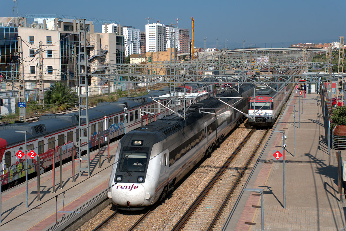 SÉRIE 599 RENFE • 9-599-012-2/9-599-011-4