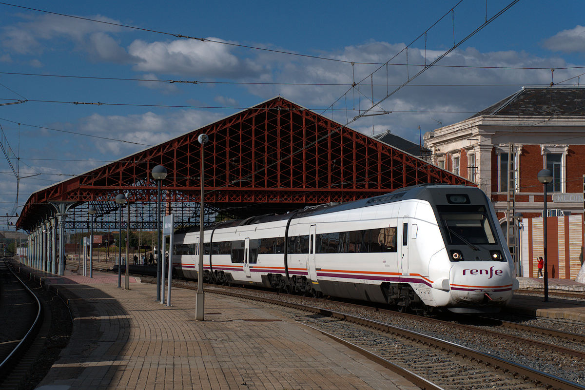 SÉRIE 599 RENFE • REGIONAL EXPRÉS 18322 VALLADOLID > PUEBLA DE SANABRIA