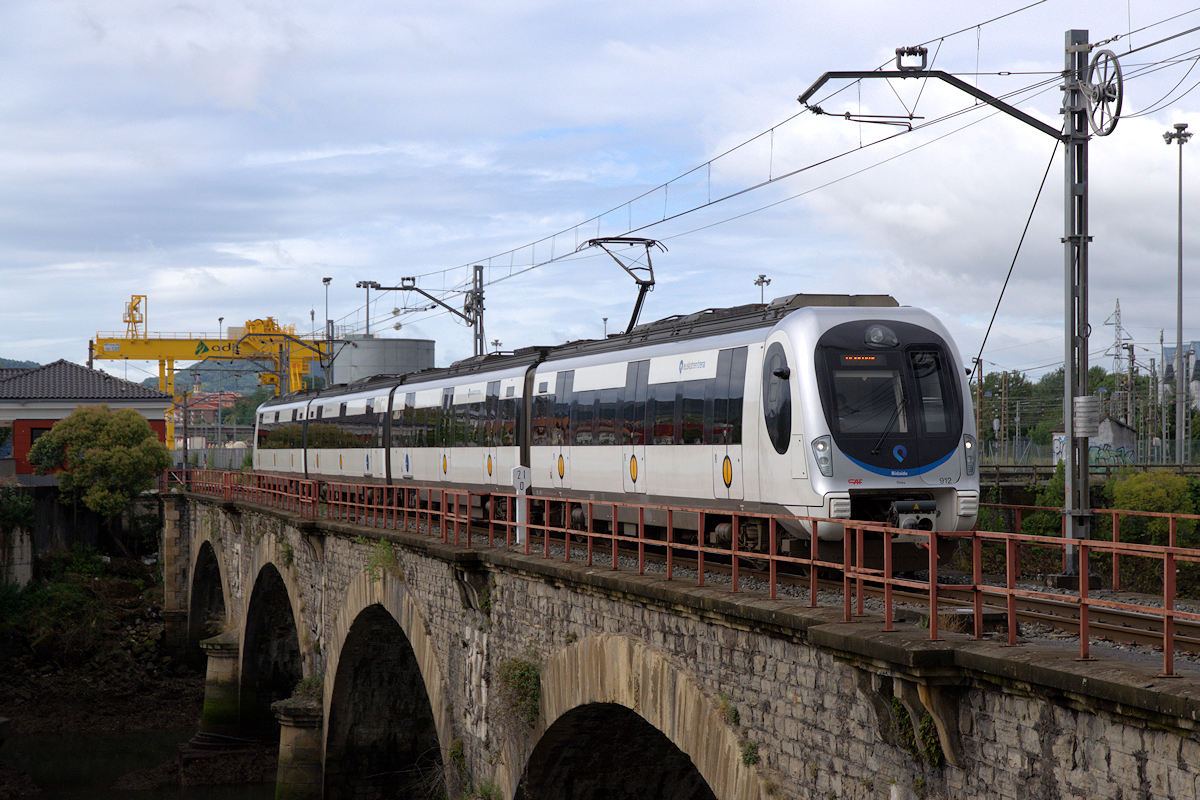 HENDAYE • SÉRIE 900 EUSKOTREN • 912 « DEBA » • LASARTE > HENDAIA