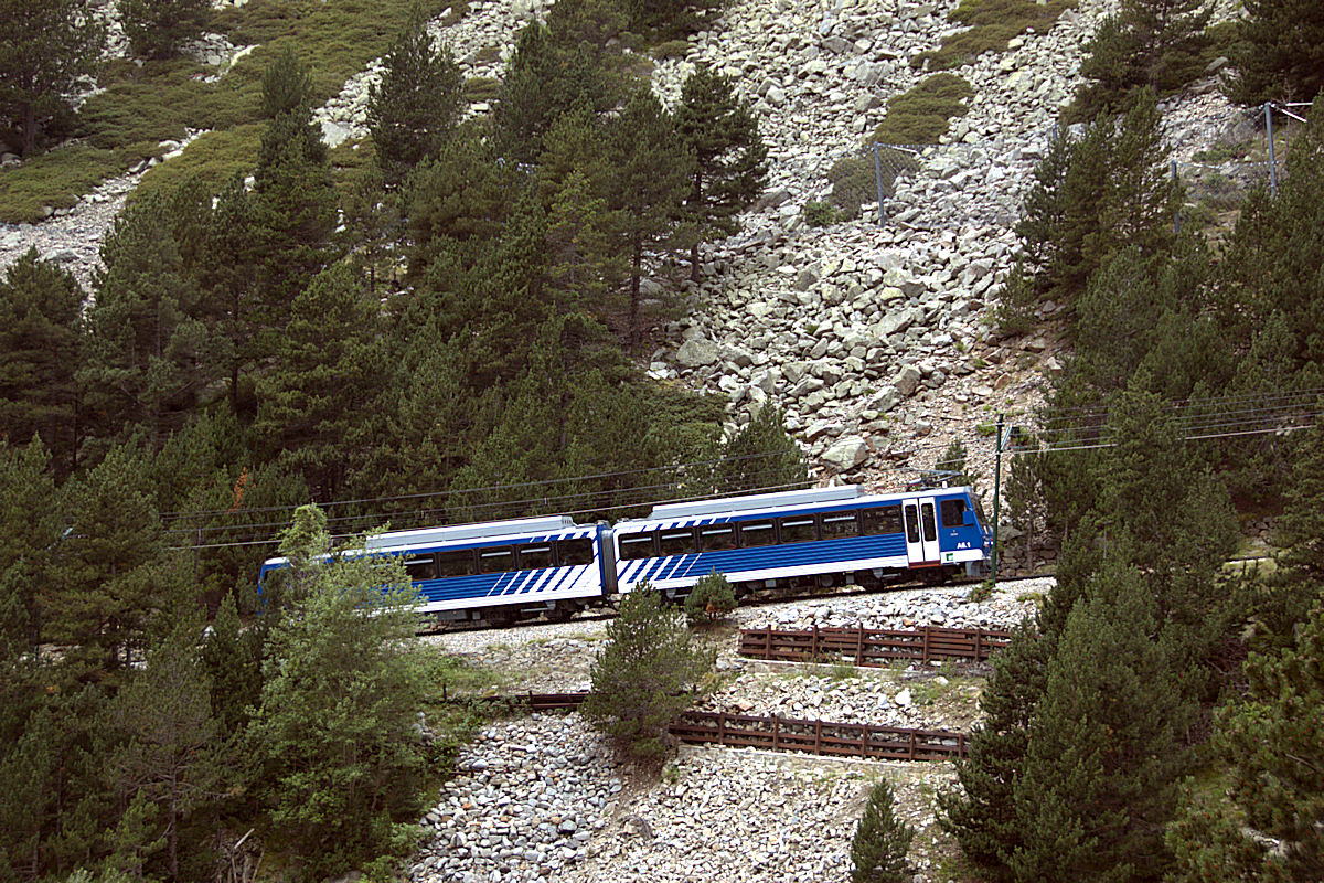 DE RIBES ENLLAÇ À NÚRIA • GORGES DE NÚRIA