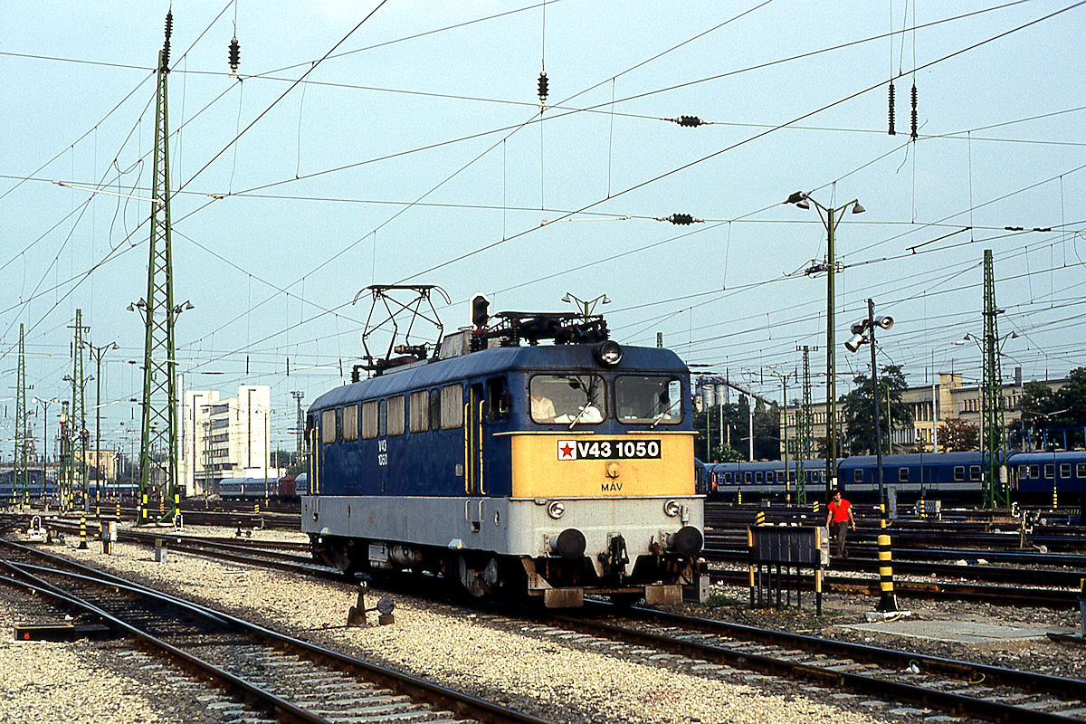 MÁV V43 1050