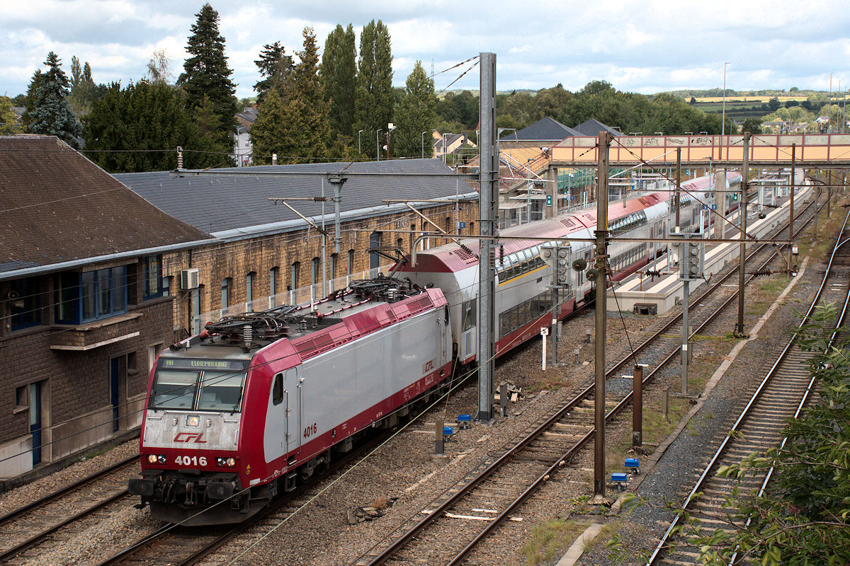 SÉRIE 4000 CFL • 4016
