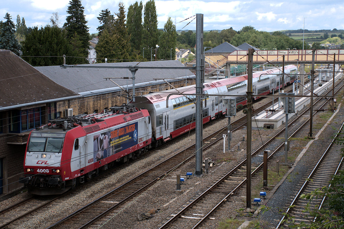 SÉRIE 4000 CFL • 4008