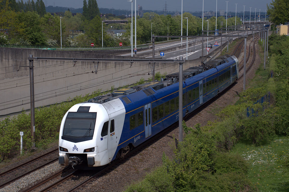 STADLER FLIRT • 555 ARRIVA